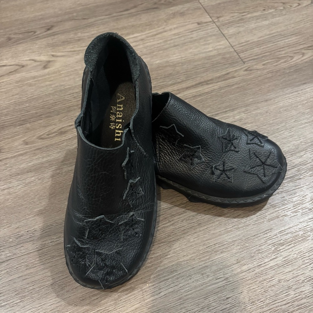 Anaishi Asian Black Star Whimsy Tooled Leather Handmade Slip on Mules Clogs
